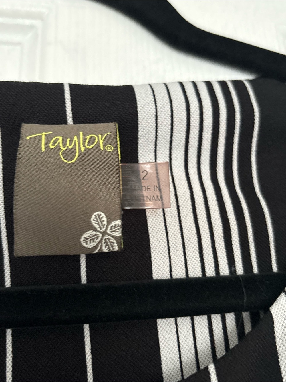 Taylor Black and White Striped Sleeveless Jumpsuit with Belt Size 2 - Picture 4 of 5